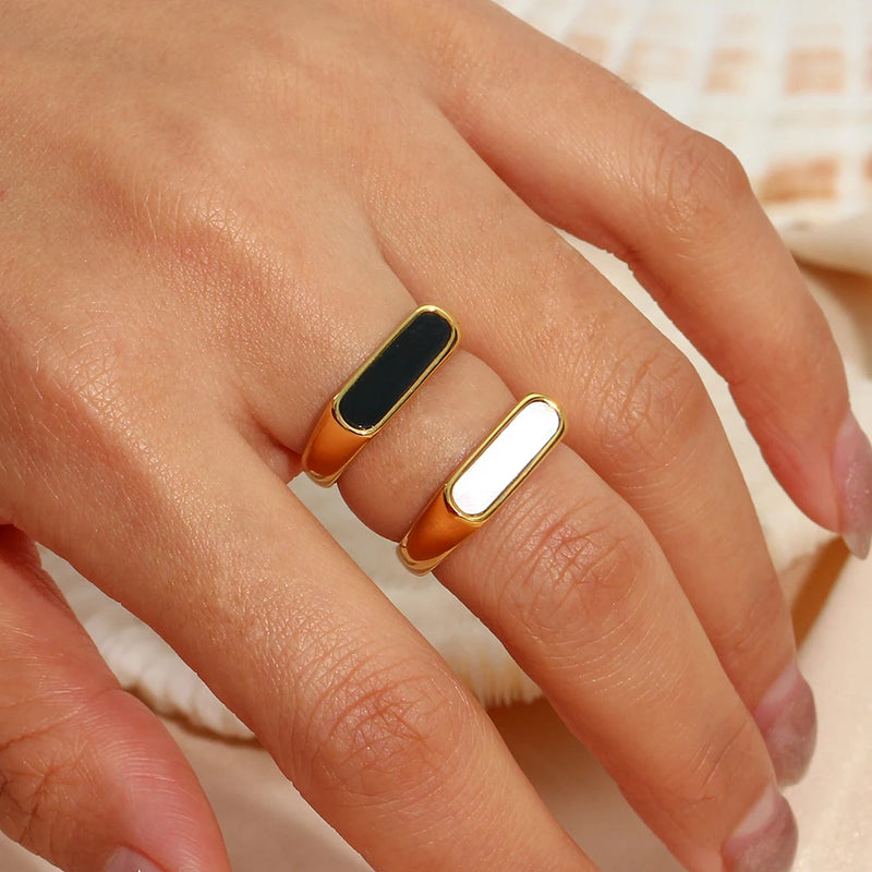 Shell Stripe Gold Ring (Black/White)